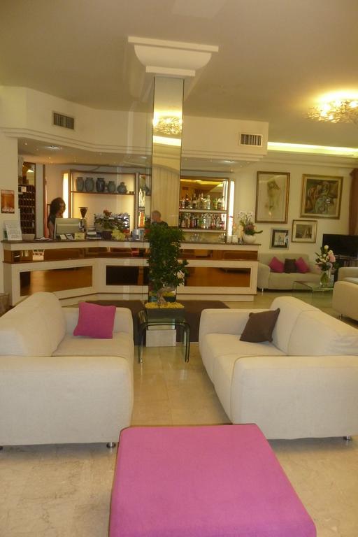 Hotel Astra Milano Marittima Bagian luar foto