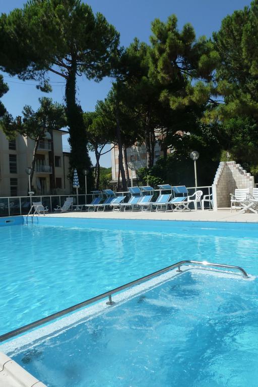 Hotel Astra Milano Marittima Bagian luar foto